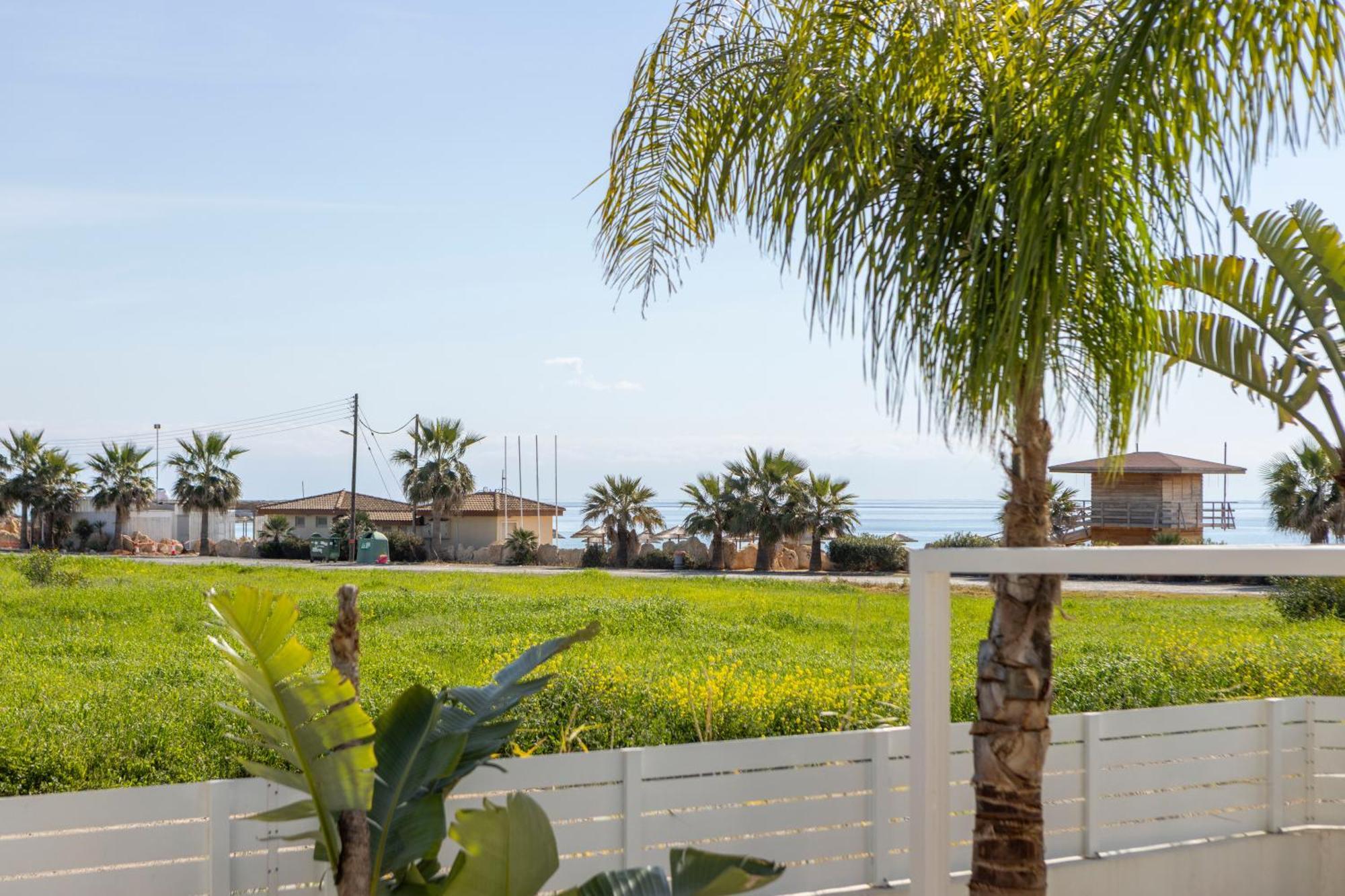 Sweet Seaview Willa